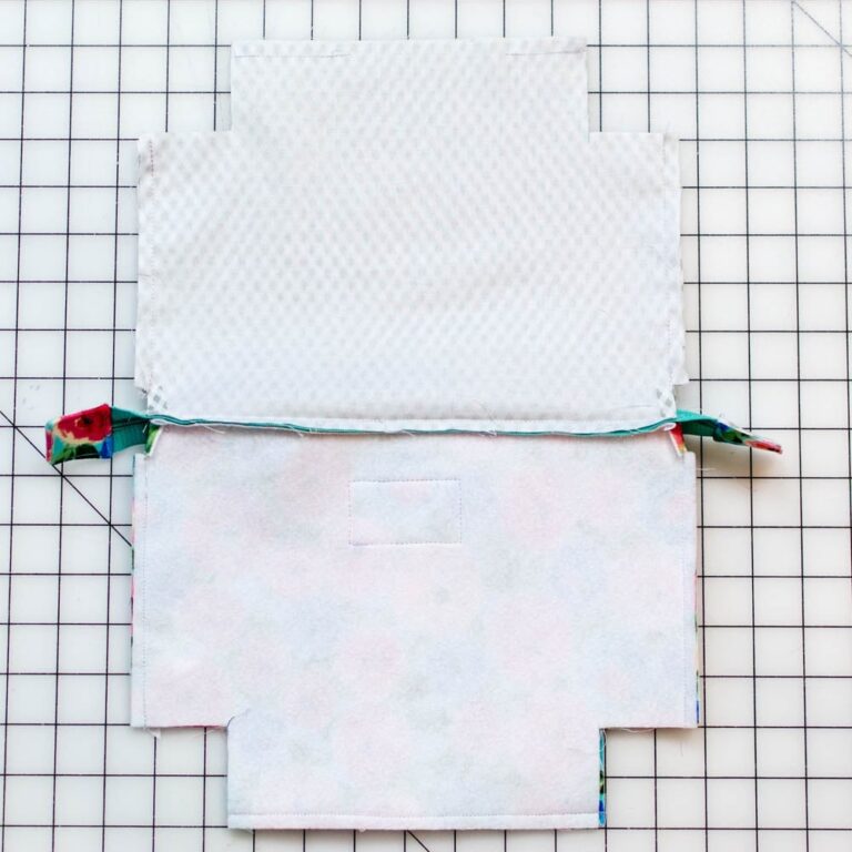 Cute Corners DIY Cosmetic Case free Sewing Pattern
